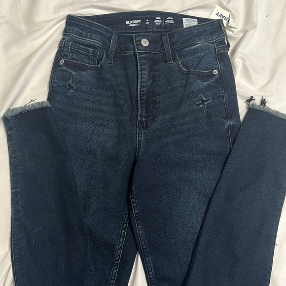 3/$50 NWT EXTRA HIGH RISE SUPER SKINNY JEANS size 4 tall - Picture 2 of 3